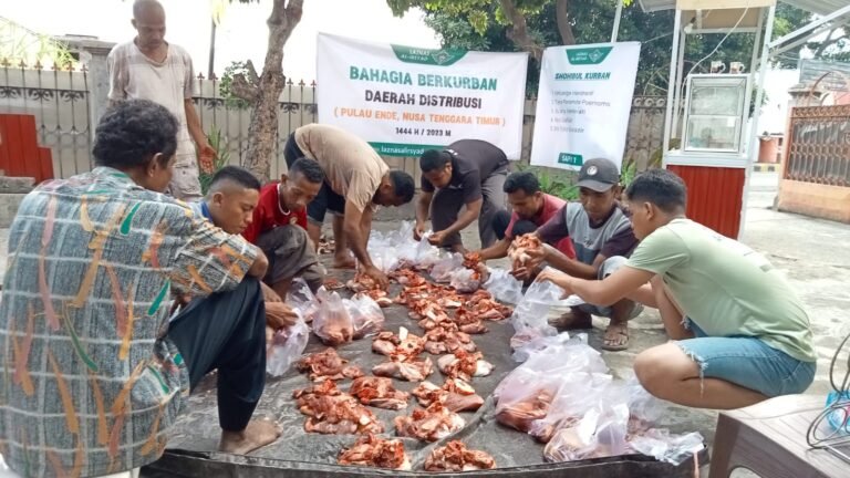 Tebar Hewan Kurban Hingga Pelosok Nusantara, LAZNAS Al Irsyad Salurkan Hewan Kurban di Pulau Ende Nusa Tenggara Timur
